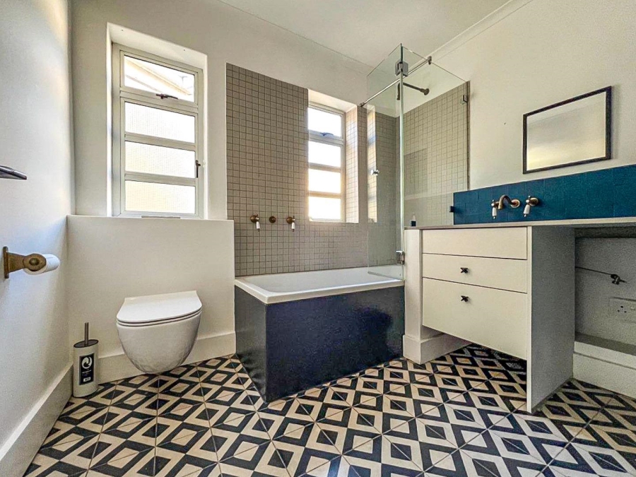 2 Bedroom Property for Sale in Sea Point Western Cape